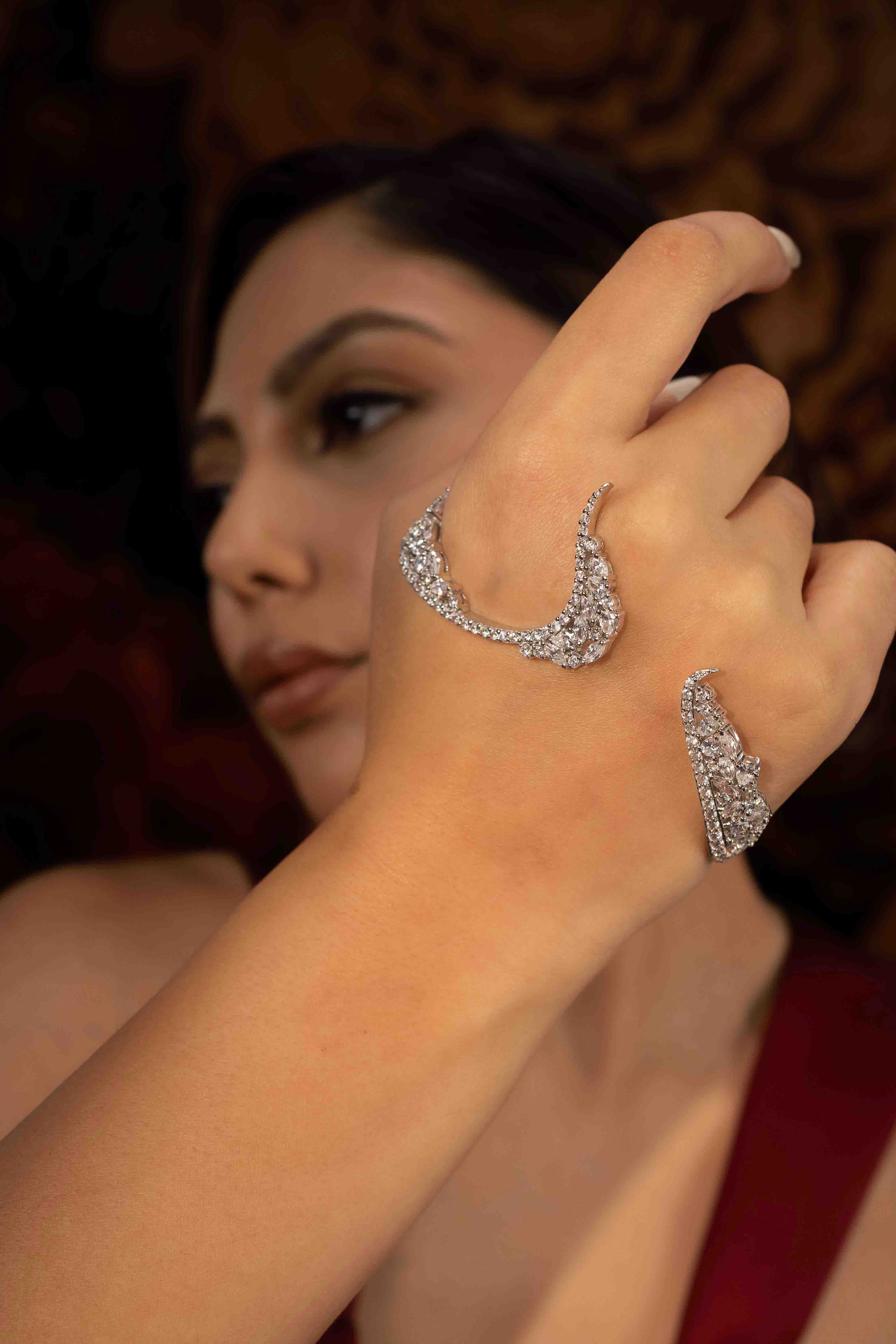 Diamond Wing Hand Cuff