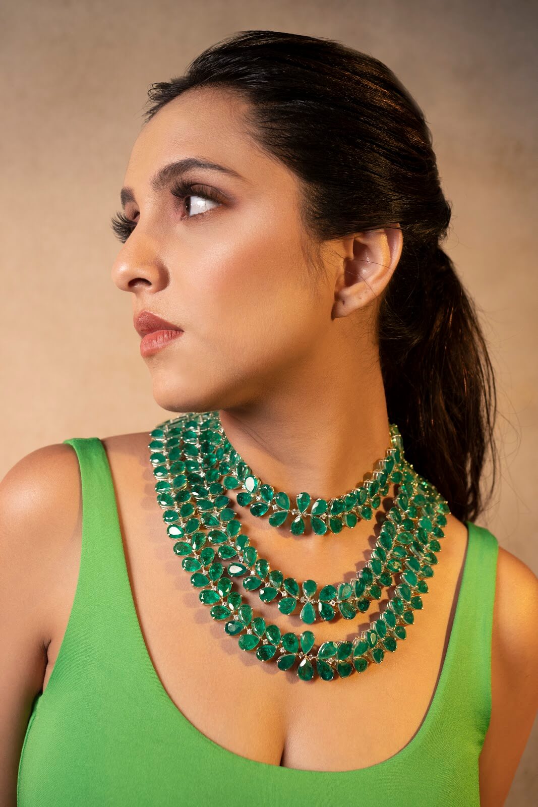 green emerald diamond necklace