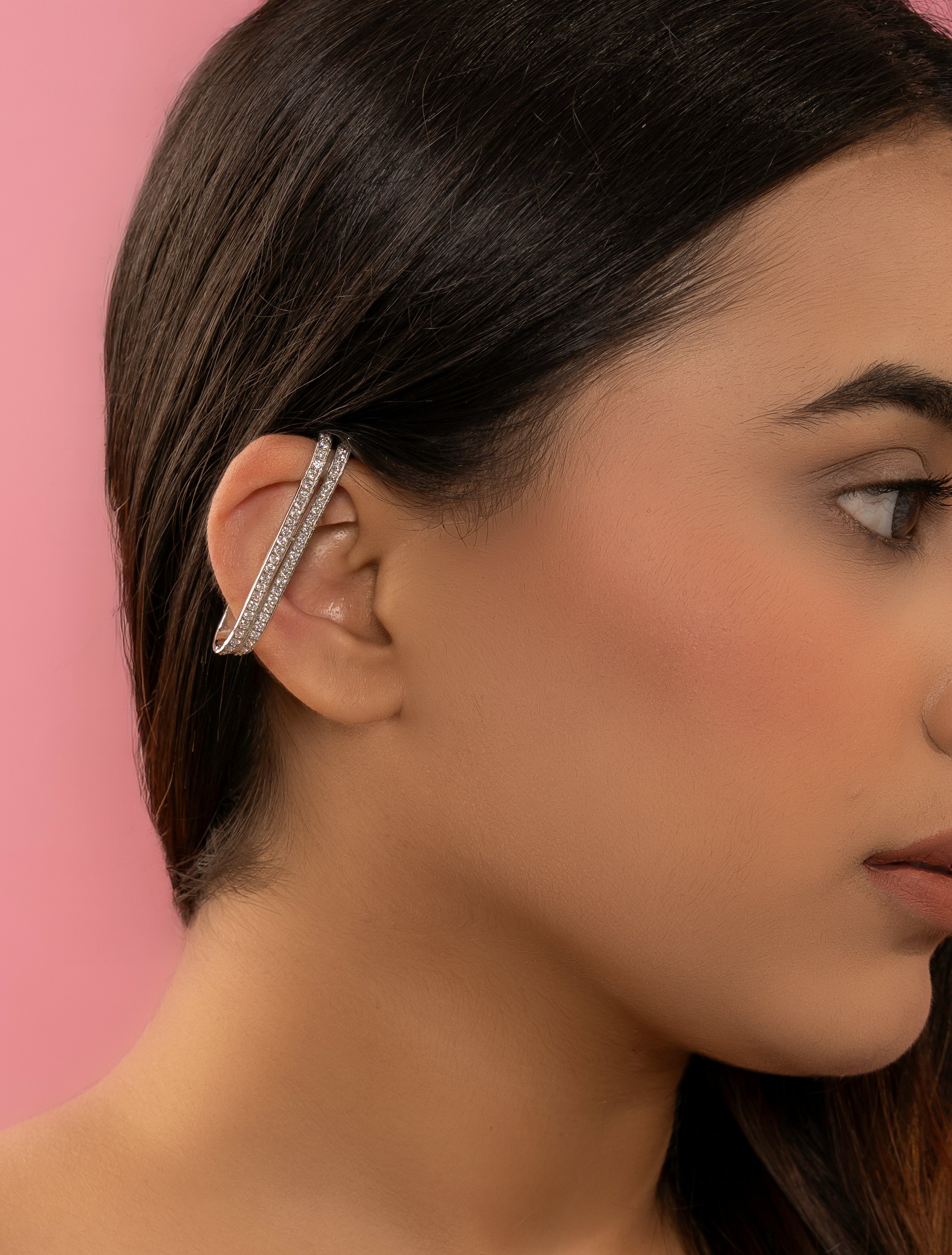 Sleek Harmony Ear Cuff